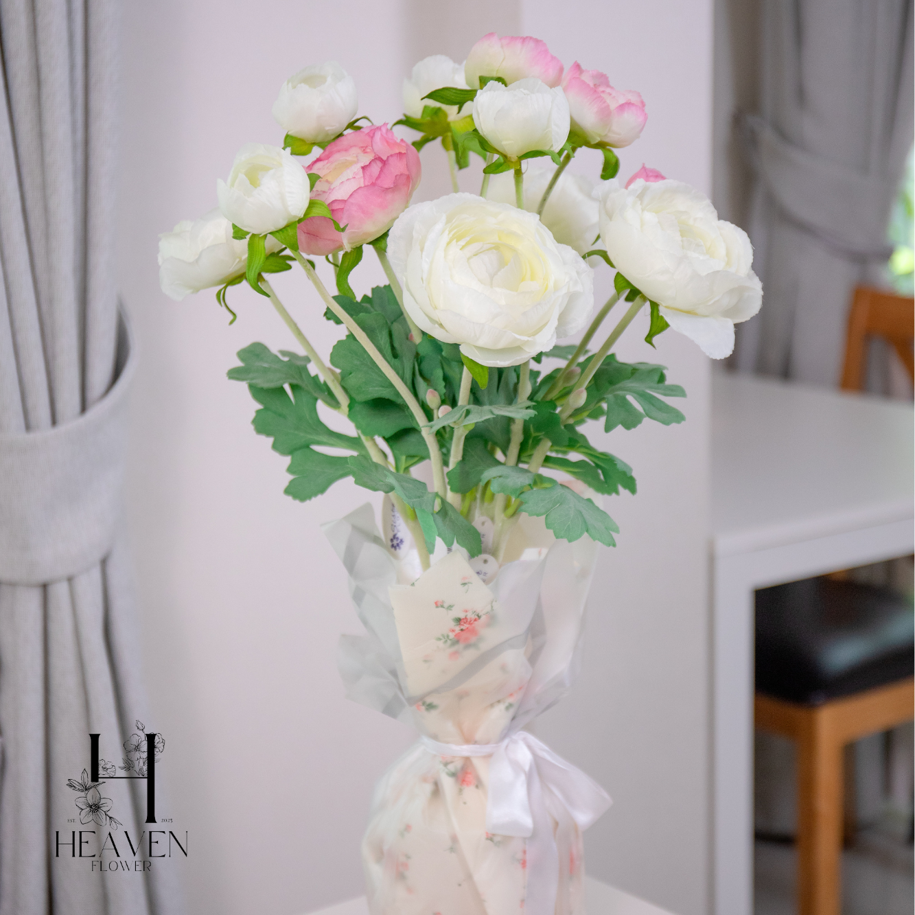 Garden roses in cream tones